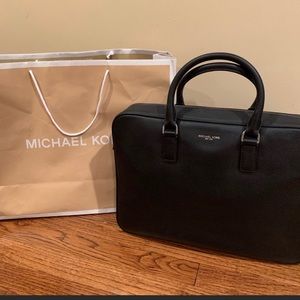 NWT Micheal Kors Russel briefcase, leather. Black.